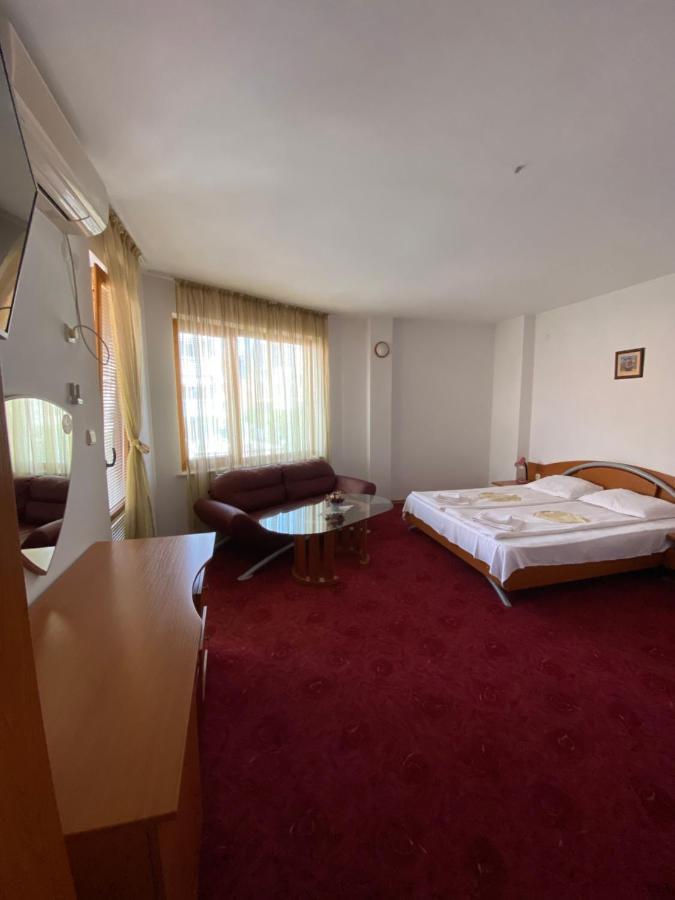 Family Hotel The Golden Fish 索佐波尔 外观 照片