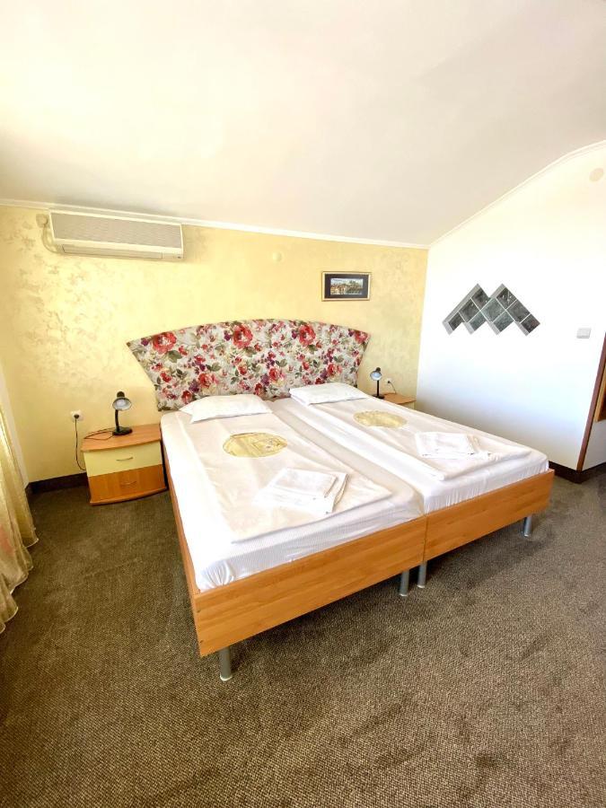 Family Hotel The Golden Fish 索佐波尔 外观 照片