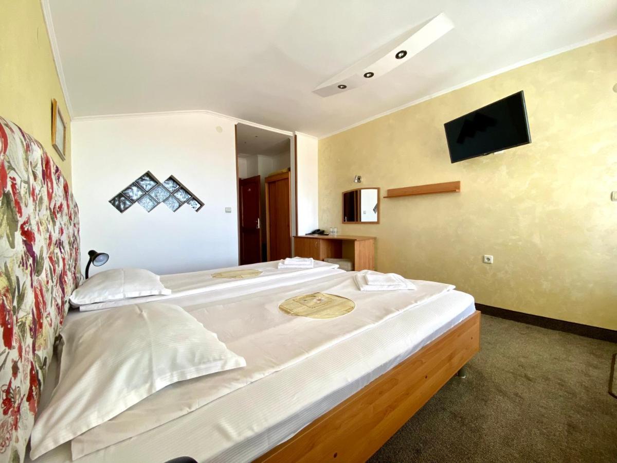 Family Hotel The Golden Fish 索佐波尔 外观 照片