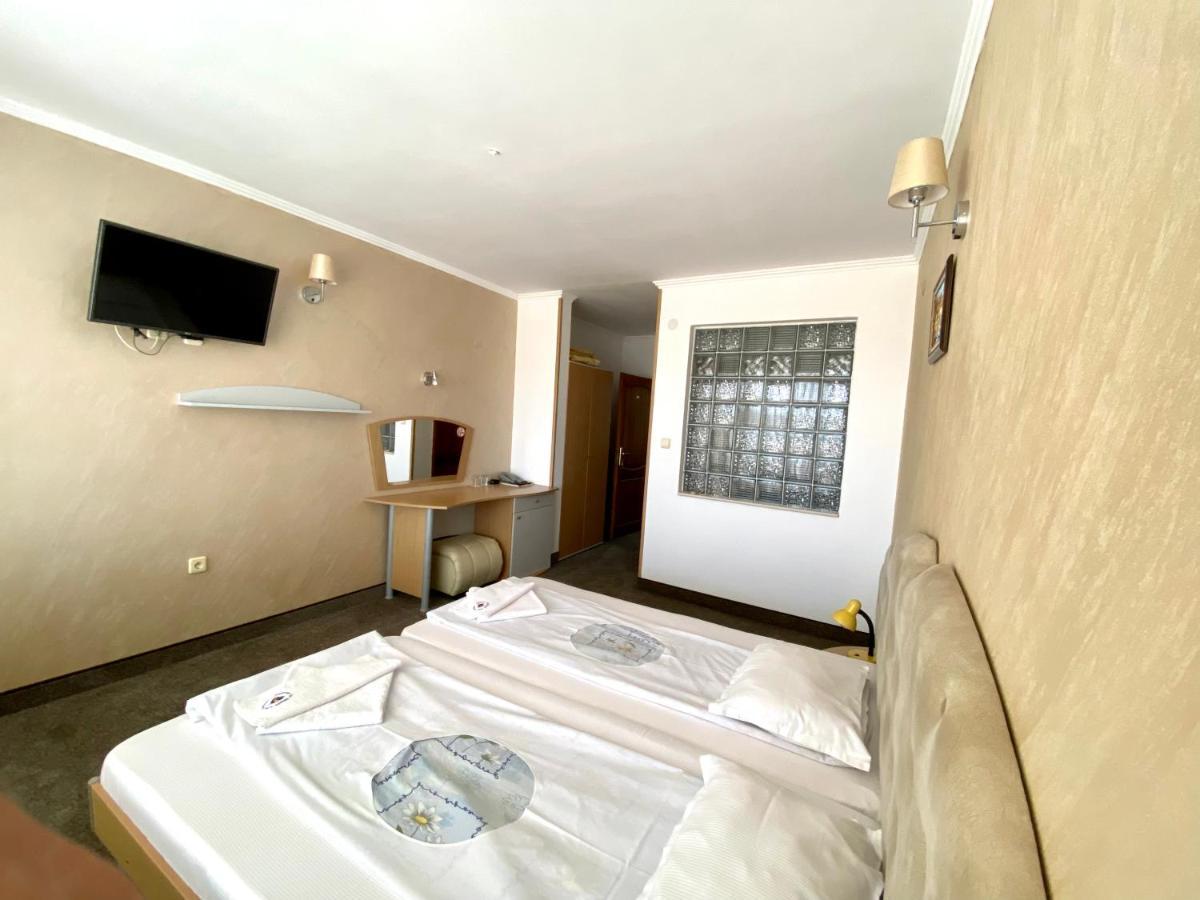 Family Hotel The Golden Fish 索佐波尔 外观 照片