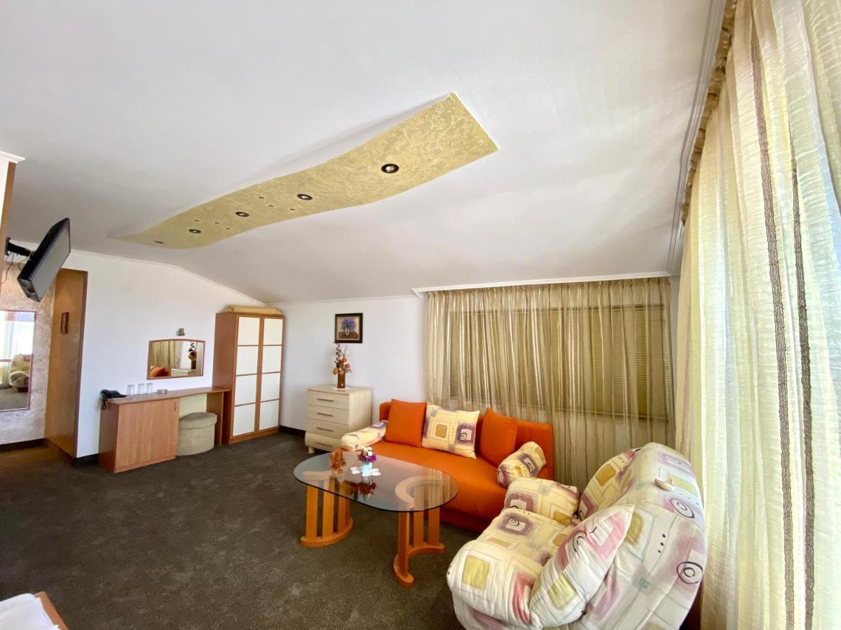 Family Hotel The Golden Fish 索佐波尔 外观 照片
