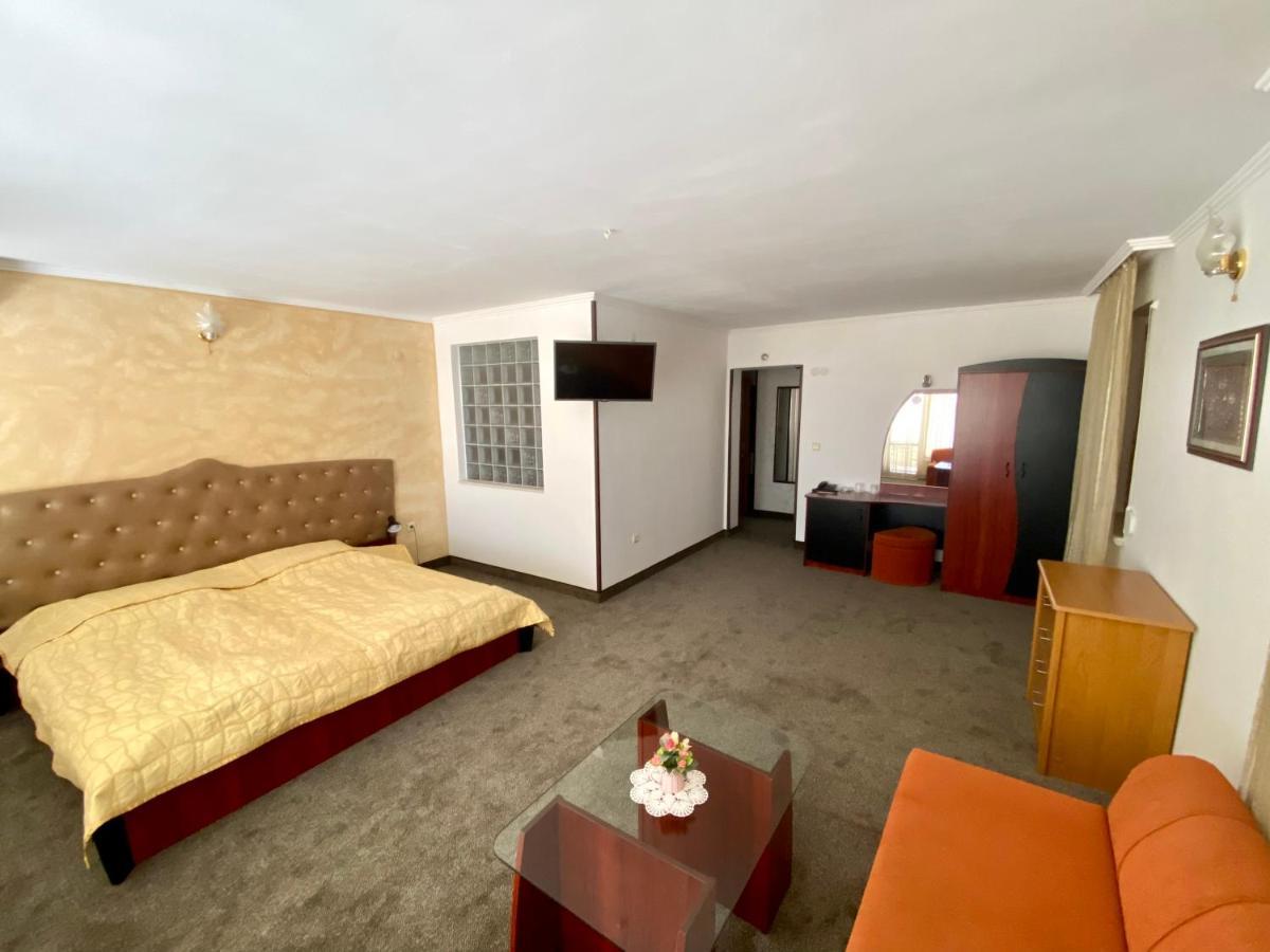 Family Hotel The Golden Fish 索佐波尔 外观 照片