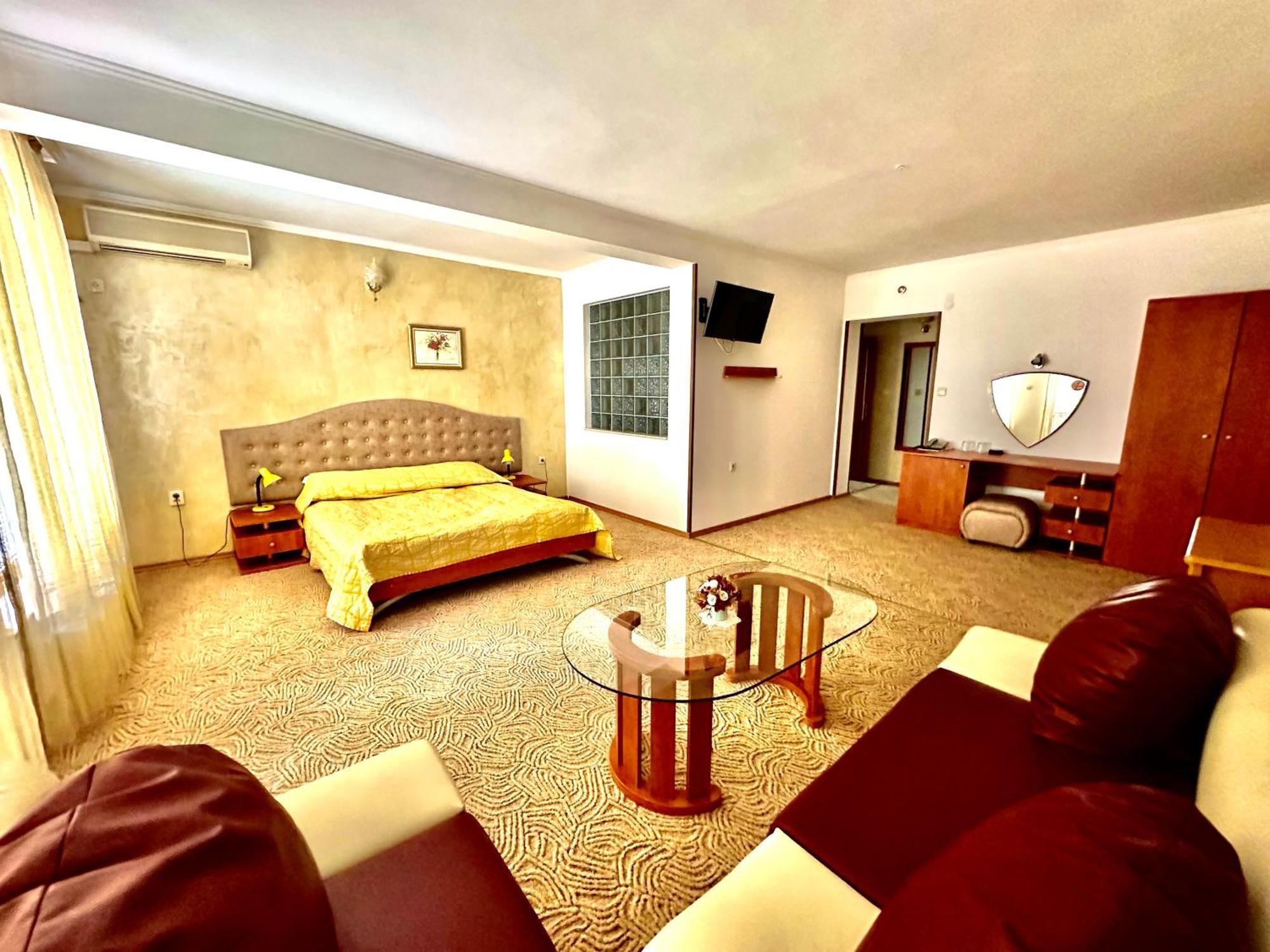Family Hotel The Golden Fish 索佐波尔 外观 照片