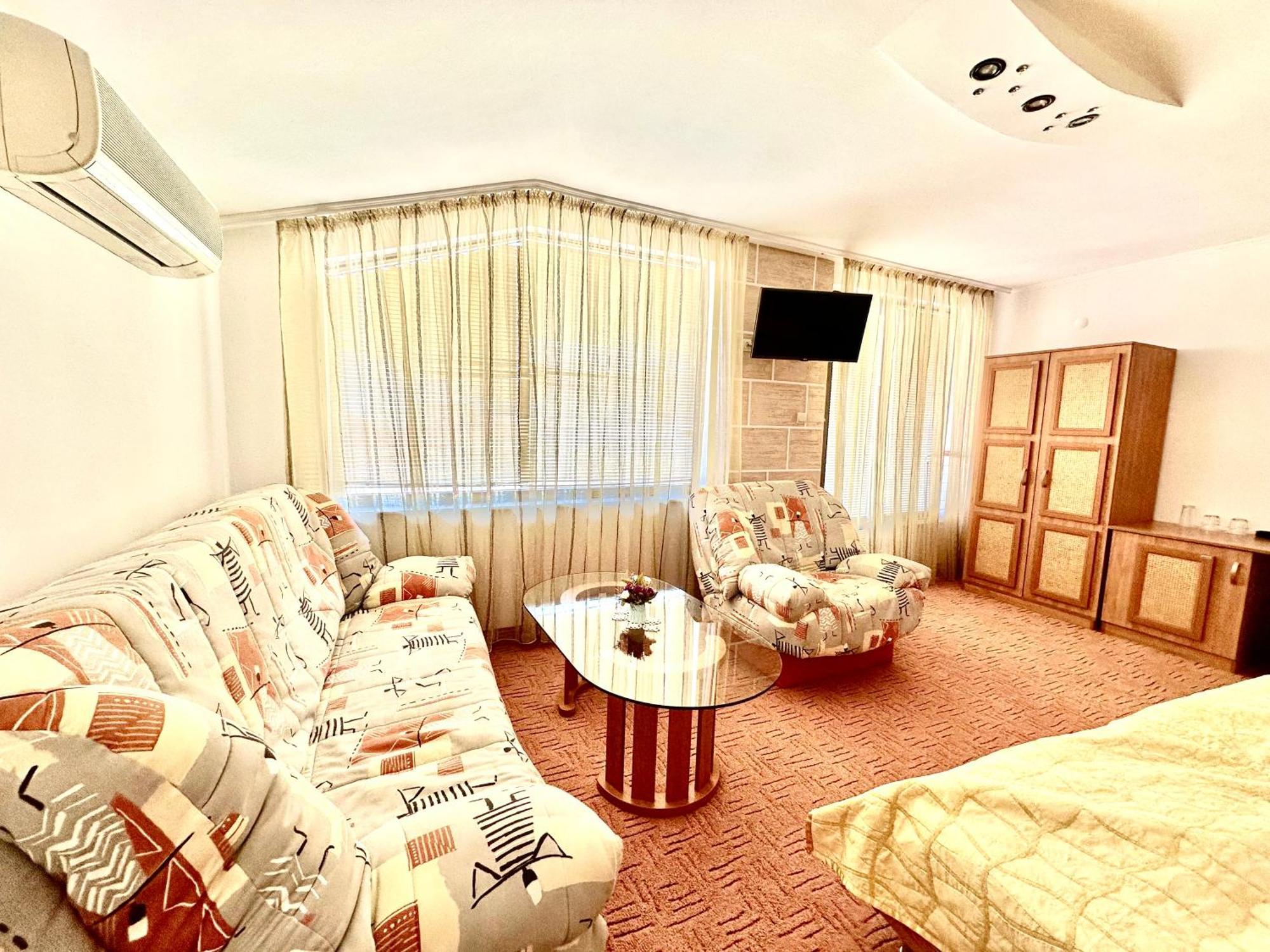 Family Hotel The Golden Fish 索佐波尔 外观 照片