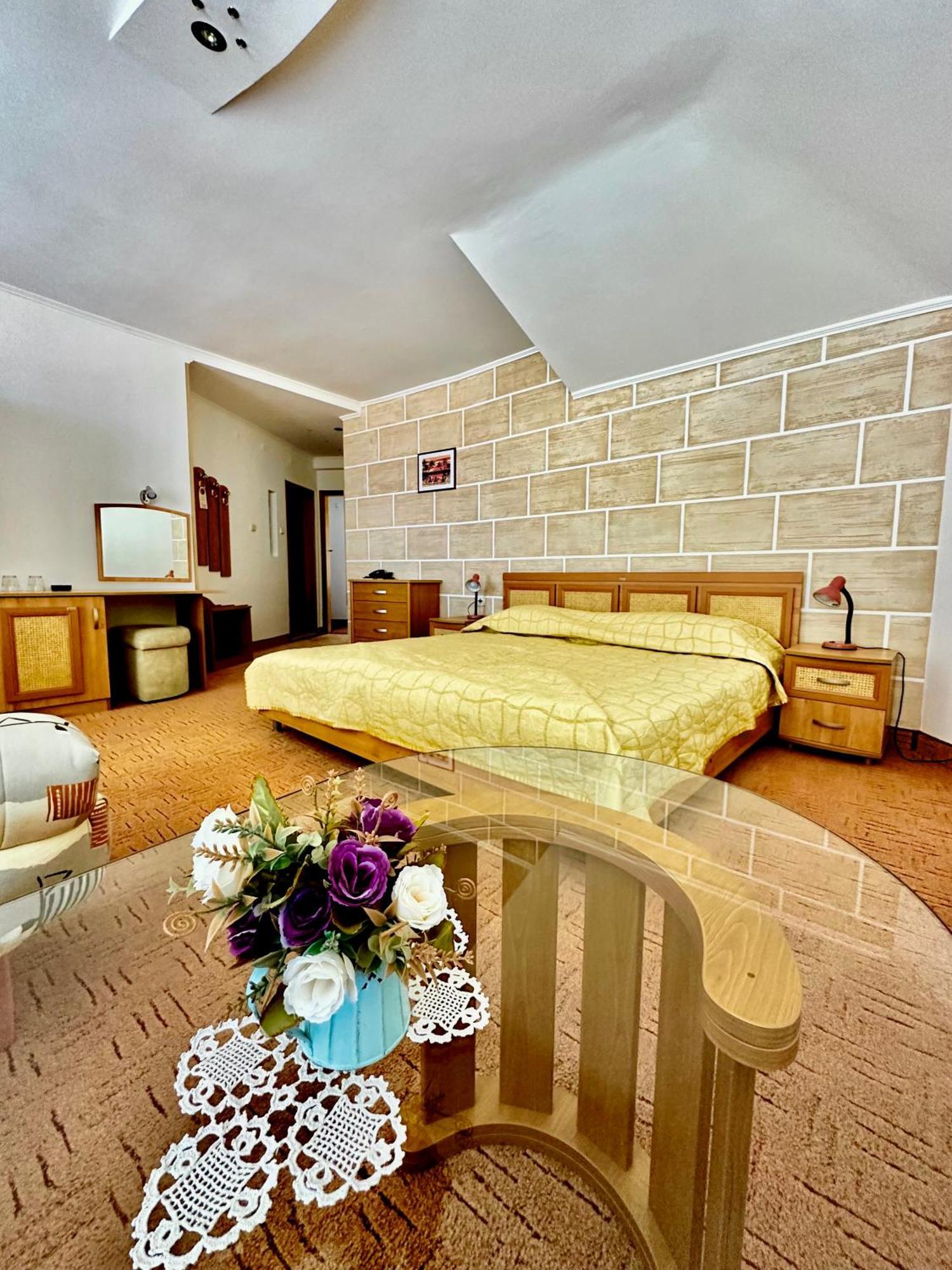 Family Hotel The Golden Fish 索佐波尔 外观 照片